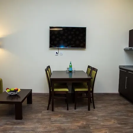 Domus Apartment *
