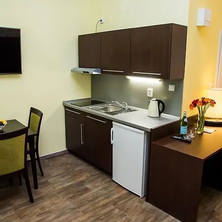 Domus Apartment *